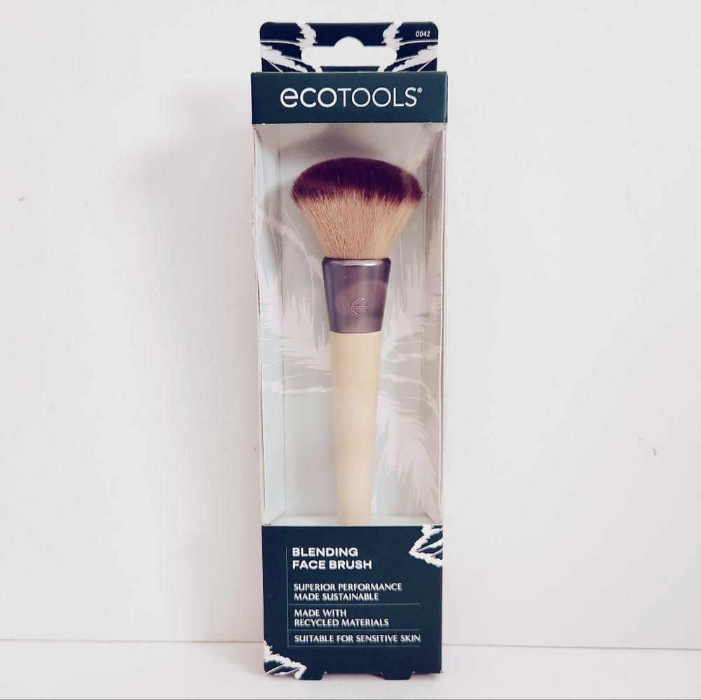 ⭐4/$15 Ecotools Blending Face Brush